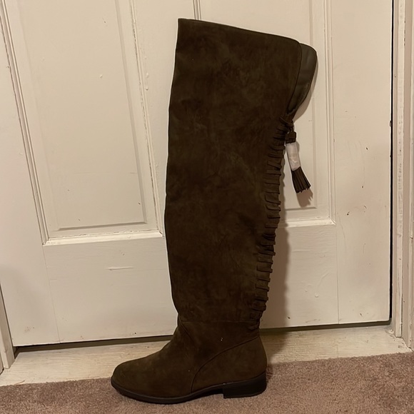 Shoe Dazzle Shoes - ShoeDazzle Sabelle knee-high boots